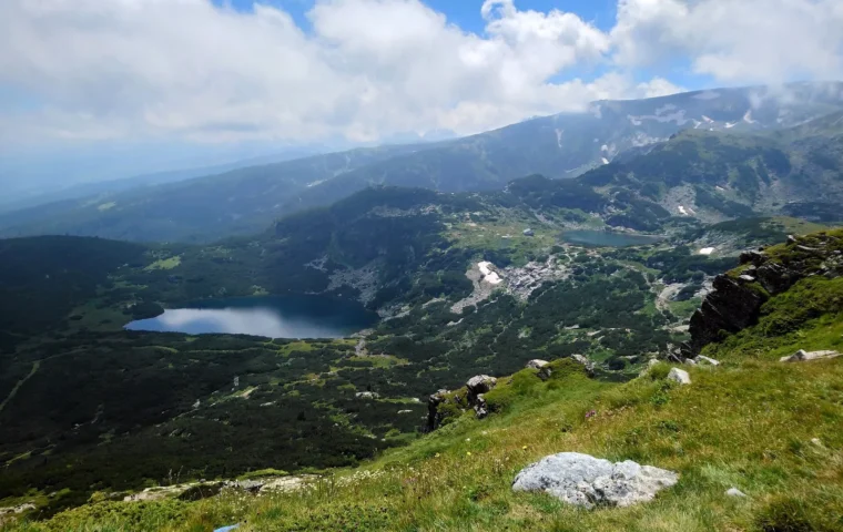 Панорама към езерата в Рила